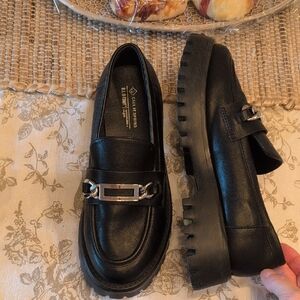 CALL IT SPRING LUGGED LOAFER SIZE 7.5